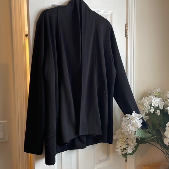 Elevate Black Blazer Sweater. Beautiful Soft Jersey. Dress up or Down ๐ - Picture 8 of 8
